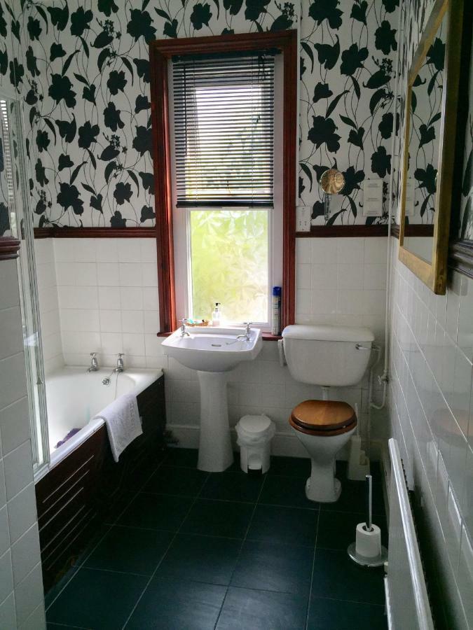 Brook House Bed and Breakfast Broadway  Exteriör bild
